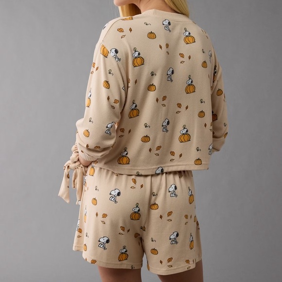 AE Peanuts Fall Plush PJ Set - Picture 3 of 7